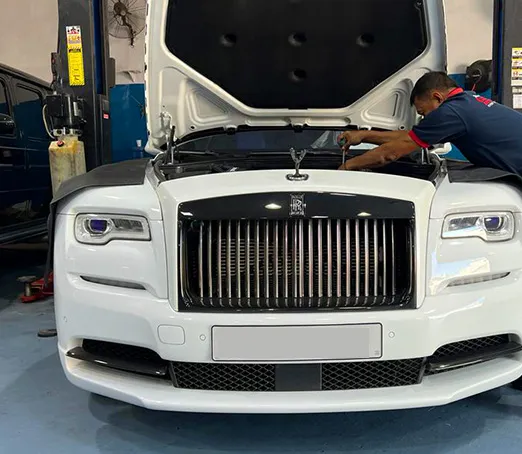 DME Auto Technicians Scanning & Diagnosis White Rolls Royce